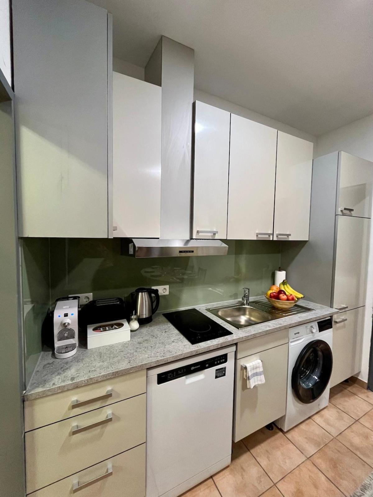 Spacious In Center Wien